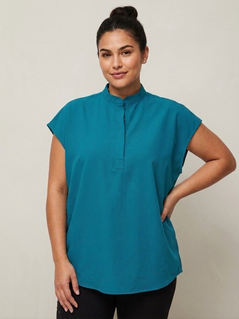 Figs Rafaela Oversized Mandarin Collar Short Sleeve Scrub Top in Teal Size Small